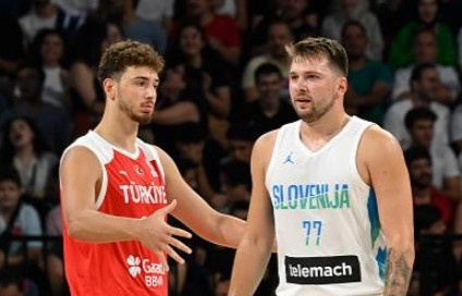 九游体育-卢卡申京的慢步,哈登保罗的挡拆,克雷欧文的速射