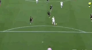 1736695806672031644.gif 【意甲】达米安补射破门,国际米兰1比0客胜威尼斯