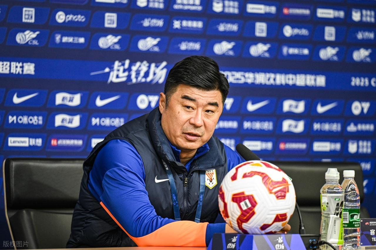 九游体育下载-1-1！泰山战平天津，热身赛两轮不胜，外援中卫自由身加盟西乙