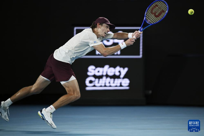 九游体育官网-澳网：德米纳尔晋级男单第四轮|美国|墨尔本|澳大利亚|王申|新华社_新浪体育_新浪新闻